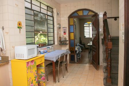 Casa à venda com 360m², 5 quartos e 6 vagas Casa à venda com 360m², 5 quartos e 6 vagasCozinha