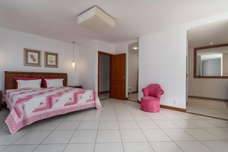 Casa à venda com 1500m², 5 quartos e 5 vagasQuarto 3