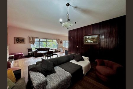 Casa à venda com 5 quartos, 331m² em Chácara Monte Alegre, São Paulo