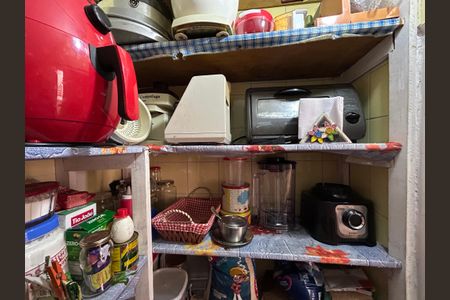 Casa à venda com 211m², 2 quartos e 2 vagasDespensa