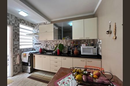 Casa à venda com 211m², 2 quartos e 2 vagasCozinha