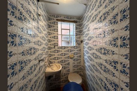 Casa à venda com 211m², 2 quartos e 2 vagasBanheiro de serviço