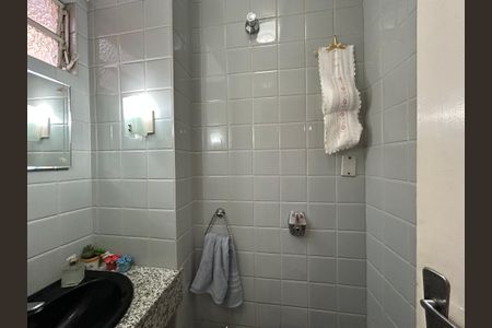 Casa à venda com 211m², 2 quartos e 2 vagasLavabo