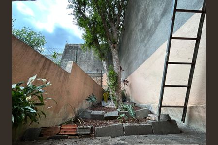 Casa à venda com 211m², 2 quartos e 2 vagasExtensão da área externa