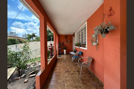 Casa à venda com 211m², 2 quartos e 2 vagasEntrada