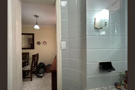 Casa à venda com 211m², 2 quartos e 2 vagasLavabo