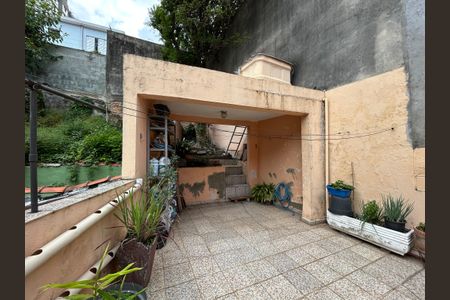 Casa à venda com 211m², 2 quartos e 2 vagasExtensão da área externa