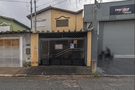 Casa para alugar com 230m², 3 quartos e 3 vagas Casa para alugar com 230m², 3 quartos e 3 vagasfachada