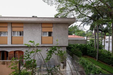 Casa à venda com 447m², 5 quartos e 4 vagasVista da Suíte 1