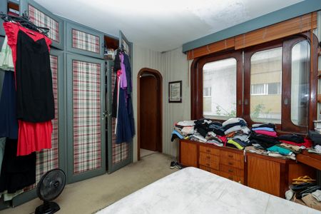 Casa à venda com 447m², 5 quartos e 4 vagasSuíte 1