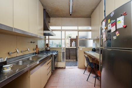 Casa à venda com 447m², 5 quartos e 4 vagasCozinha