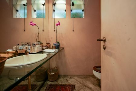 Casa à venda com 447m², 5 quartos e 4 vagasLavabo