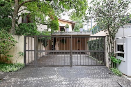 Casa à venda com 447m², 5 quartos e 4 vagasFachada