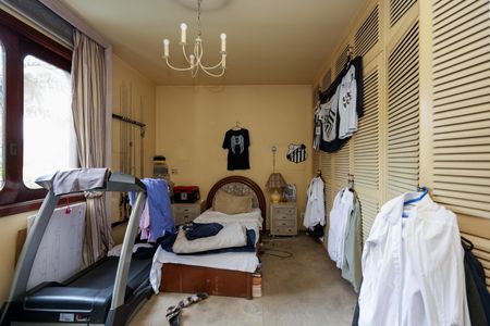 Casa à venda com 447m², 5 quartos e 4 vagasQuarto 4