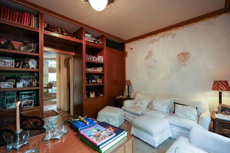 Casa à venda com 447m², 5 quartos e 4 vagasSala Intima