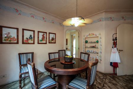 Casa à venda com 447m², 5 quartos e 4 vagasSala de Almoço