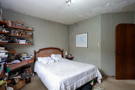 Casa à venda com 447m², 5 quartos e 4 vagasSuíte 1