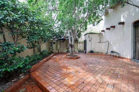 Casa à venda com 447m², 5 quartos e 4 vagasÁrea externa