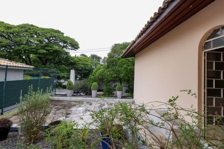 Casa à venda com 447m², 5 quartos e 4 vagasVista do Quarto 3