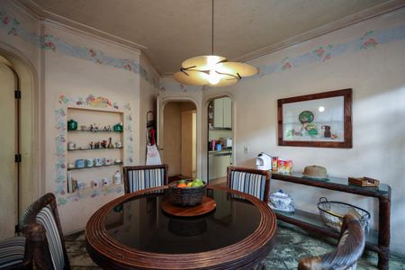 Casa à venda com 447m², 5 quartos e 4 vagasSala de Almoço