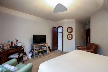 Casa à venda com 447m², 5 quartos e 4 vagasSuíte 2