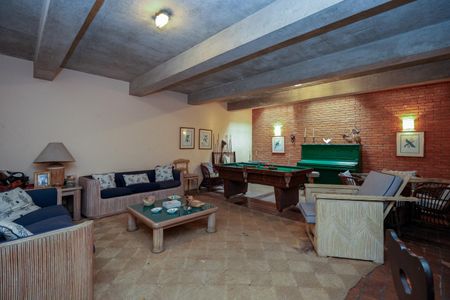 Casa à venda com 447m², 5 quartos e 4 vagasSalão de Festas