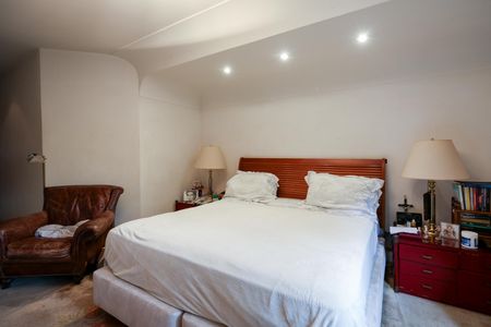 Casa à venda com 447m², 5 quartos e 4 vagasSuíte 2