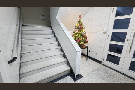 Apartamento para alugar com 135m², 3 quartos e 1 vagaEscada