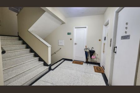 Apartamento para alugar com 135m², 3 quartos e 1 vagaEscada