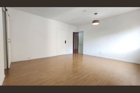 Apartamento para alugar com 135m², 3 quartos e 1 vagaSala