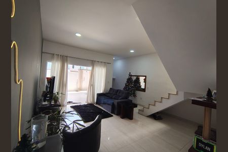 Casa para alugar com 150m², 3 quartos e 2 vagas Casa para alugar com 150m², 3 quartos e 2 vagasSala