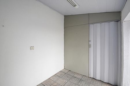 Casa à venda com 80m², 2 quartos e 2 vagasQuintal