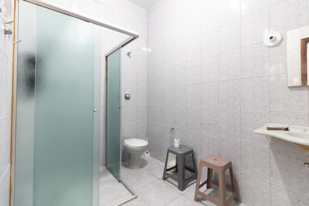 Casa à venda com 185m², 3 quartos e 2 vagas Casa à venda com 185m², 3 quartos e 2 vagasBanheiro Social