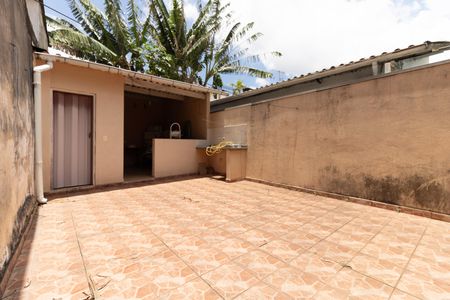 Casa à venda com 185m², 3 quartos e 2 vagas Casa à venda com 185m², 3 quartos e 2 vagasQuintal