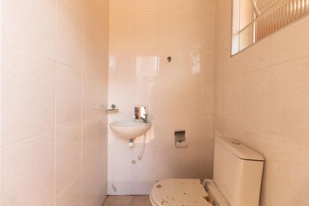Casa à venda com 185m², 3 quartos e 2 vagas Casa à venda com 185m², 3 quartos e 2 vagasBanheiro Externo