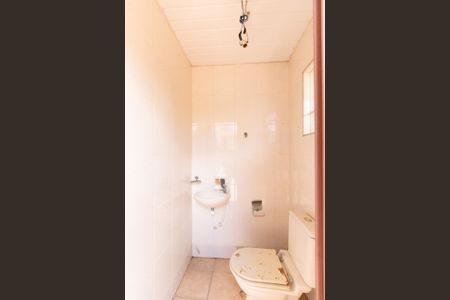 Casa à venda com 185m², 3 quartos e 2 vagas Casa à venda com 185m², 3 quartos e 2 vagasBanheiro Externo