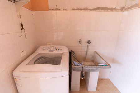 Casa à venda com 185m², 3 quartos e 2 vagas Casa à venda com 185m², 3 quartos e 2 vagasLavanderia