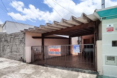 Casa à venda com 185m², 3 quartos e 2 vagas Casa à venda com 185m², 3 quartos e 2 vagasFachada