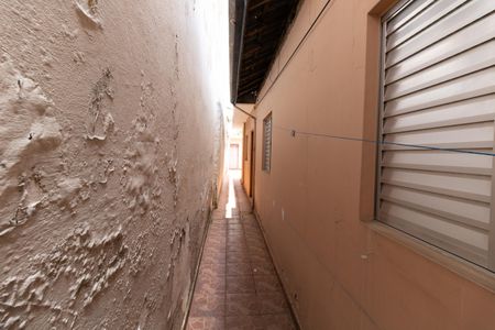 Casa à venda com 185m², 3 quartos e 2 vagas Casa à venda com 185m², 3 quartos e 2 vagasCorredor Lateral