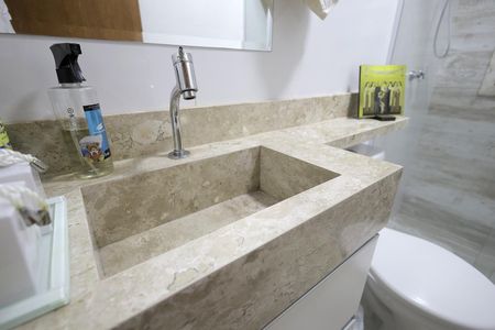 Apartamento à venda com 64m², 2 quartos e 1 vaga Apartamento à venda com 64m², 2 quartos e 1 vagaBanheiro