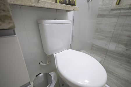 Apartamento à venda com 64m², 2 quartos e 1 vaga Apartamento à venda com 64m², 2 quartos e 1 vagaBanheiro