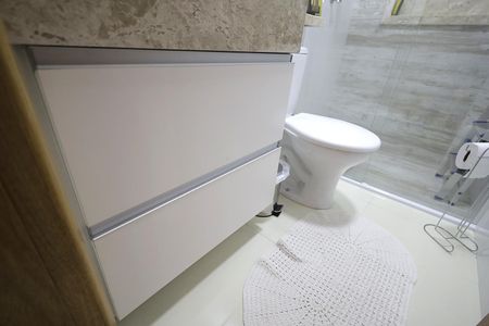 Apartamento à venda com 64m², 2 quartos e 1 vaga Apartamento à venda com 64m², 2 quartos e 1 vagaBanheiro