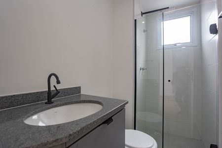 Banheiro de apartamento para alugar com 2 quartos, 42m² em Vila Vermelha, São Paulo