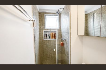 Apartamento à venda com 67m², 2 quartos e 2 vagas Apartamento à venda com 67m², 2 quartos e 2 vagasBanheiro da Suíte