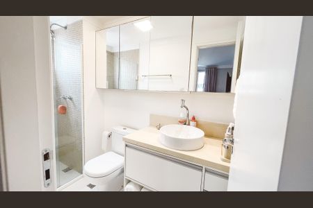 Apartamento à venda com 67m², 2 quartos e 2 vagas Apartamento à venda com 67m², 2 quartos e 2 vagasBanheiro da Suíte