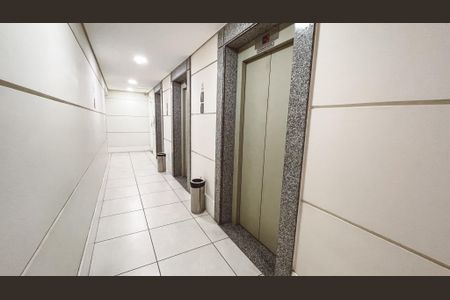 Apartamento à venda com 67m², 2 quartos e 2 vagas Apartamento à venda com 67m², 2 quartos e 2 vagasElevador