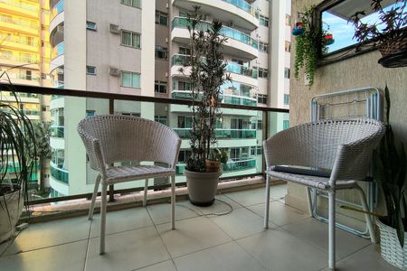 Apartamento à venda com 66m², 2 quartos e 1 vaga Apartamento à venda com 66m², 2 quartos e 1 vagaVaranda