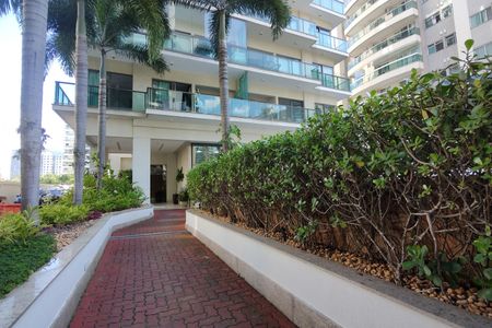 Apartamento à venda com 66m², 2 quartos e 1 vaga Apartamento à venda com 66m², 2 quartos e 1 vagaFachada