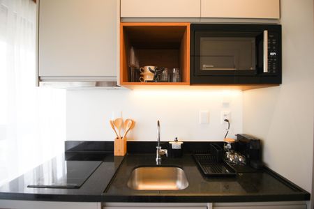 Cozinha de apartamento à venda com 1 quarto, 27m² em Itaim Bibi, São Paulo