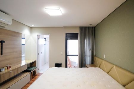 Apartamento à venda com 200m², 3 quartos e 3 vagasSuíte 1